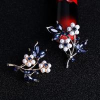 QianXing Shop 1 Pcs New Arrival Female Blue Crystal Plant Leaf Brooches &amp; Pins