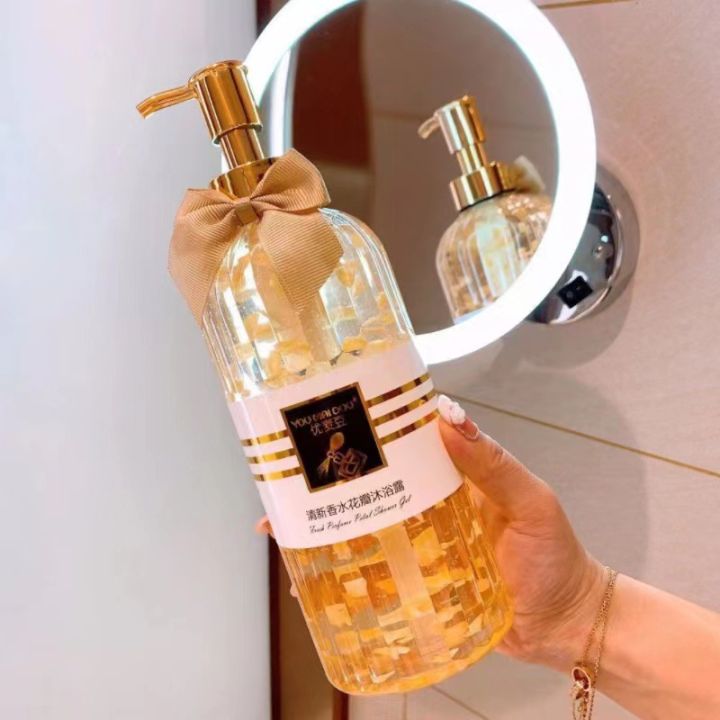 horec-ครีมอาบน้ำให้ผิวสัมผัสเบาสบาย-กลิ่นอ่อนหวาน-the-skin-collection-body-wash-700ml
