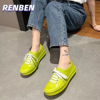 RENBEN แฟชั่นใหม่สีทึบผูกเชือกแบนสบาย ๆ ของผู้หญิงรองเท้าฝนด้านบนต่ำ V725