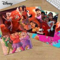 แผ่นรองเมาส์ลาย Disney เปลี่ยนเป็นสีแดงขนาด20X25ซม. แผ่นรองปูโต๊ะตั้งโต๊ะน่ารักอุปกรณ์เสริมสำหรับเล่นเกมนักเรียนแผ่นรองเขียนการตกแต่งบ้านเดสก์ท็อป