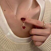 Korean version of niche design red agate love necklace womens light luxury fashion retro all-match sweater chain 2023 new 〖WYUE〗