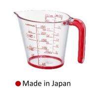 ถ้วยตวง Lustroware Made in Japan รุ่น K-1557R ขนาด 250ml. ผลิต/นำเข้าจากญี่ปุ่น พลาสติกคุณภาพสูง BPA Free รองรับอุณหภูมิ-30 ถึง100˚C หูจับและฐานรองหุ้มยาง Elastomer จับกระชับ กันลื่น เก็บในช่อง Freezer ได้ เข้าไมโครเวฟได้