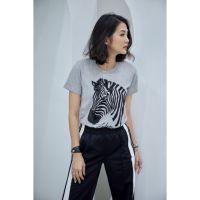 เรียบง่ายและสะดวกสบาย เสื้อยืดพิมพ์ลาย ลาย Zebra