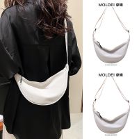 Summer Summer College Student Canvas Bag Simple Messenger Bag Female 2023 New White Casual Shoulder Dumpling Bag 【QYUE】