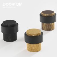 Dooroom Knurled ทองเหลืองยางประตูหยุดห้องน้ำประตูกันชนหนักชั้นเมากันชนที่ไม่ใช่แม่เหล็กผู้ถือประตูจับ ~