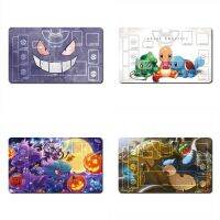 Pokemon ตัวละครแอนิเมชั่น Psyduck Charizard Gengar Squirtle PTCG Battle Table Mat คลาสสิกอะนิเมะคอลเลกชันการ์ดของเล่นของขวัญ-ufuoze543