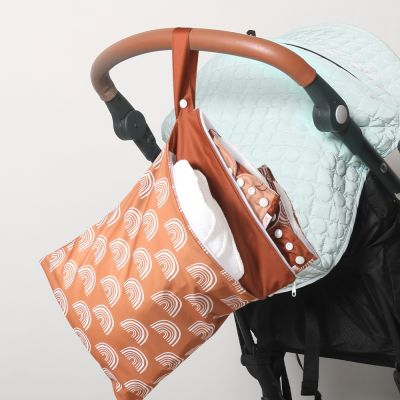 ถุงเปียกกันน้ำกระเป๋าเครื่องใช้ทารกผ้าอ้อมซักได้จัดงานถุงรถเข็นเด็กทารกพิมพ์แสงแดด30*40ซม