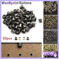 SYBOOKS 50pcs ของเล่นยัดไส้ Mini Ultra-small เสื้อผ้ารองเท้า หัวเข็มขัด อุปกรณ์เสริมกระเป๋าตุ๊กตา หัวเข็มขัดตุ๊กตา DIY ปุ่มตาไก่โลหะ