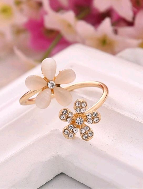 แหวนหุ้มทอง-แหวนแต่งเพชรลายดอกไม้-แหวนเกาหลี