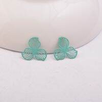 100 pcs AC4740 15*15 มม. ทองเหลืองขนาดเล็ก Clover Charms จี้สีดำสำหรับต่างหูเครื่องประดับทำอุปกรณ์เสริม