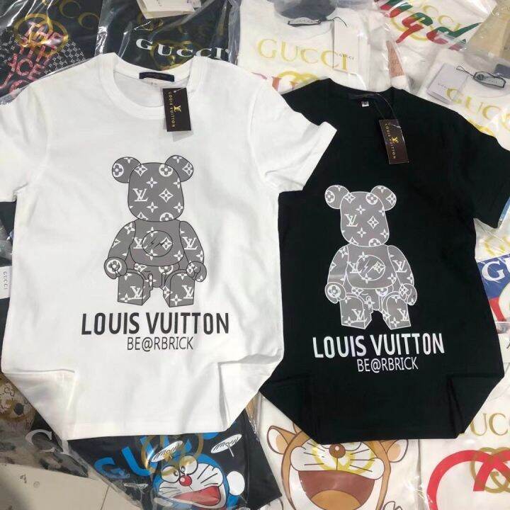 Tối giản nhưng vô cùng sành điệu, cá tính với áo thun Vogue