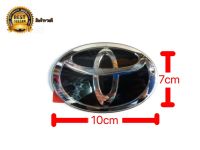 ป้ายโลโก้ toyota สีดำแก้ว ขนาด 10 x 7 cm สำหรับรถ toyota หลายๆรุ่น**งานตัวเทพเทียบแท้**สามารถติดตั้งได้ทันที **ครบเครื่องเรืองประดับ**toyota สีดำแก้ว