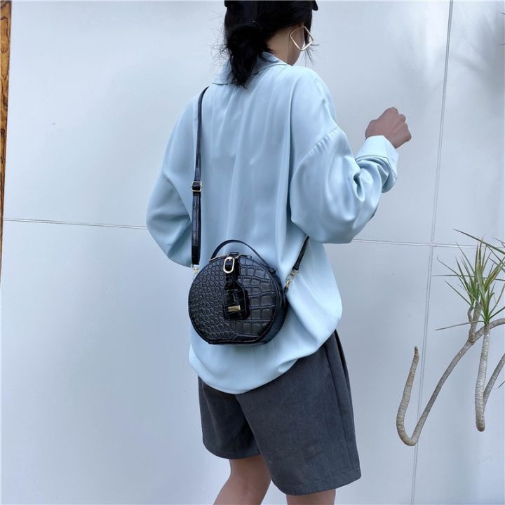 jasmin-noir-pu-leather-womens-alligator-pattern-round-small-handbag