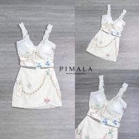 Pimala เซ็ทเสื้อครอปงานปักน่ารักมากสายไคว้ผูกเอว มีฟองน้ำอกเพื่อทรงสวย มาคู่กับกระโปรงปักลายน่ารักเข้าเซ็ทกัน