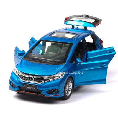 1:32 Honda Fit Alloy Car Model Metal Diecasts &amp; Toy Vehicles Doors Can Be Opened Light And Sound Pull Back Model For Children