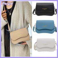 PERPE หนังพียู กระเป๋าสะพายไหล่แบบสั้น สีทึบทึบ กระเป๋า Crossbody อุปกรณ์ระดับพรีเมียม กระเป๋าใส่ของ สำหรับผู้หญิง