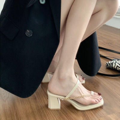 Jue รองเท้าแตะสำหรับผู้หญิงใส่ในเสื้อคลุมหน้าร้อน2023รองเท้าส้นหนาสายสีขาวและรองเท้าส้นสูง