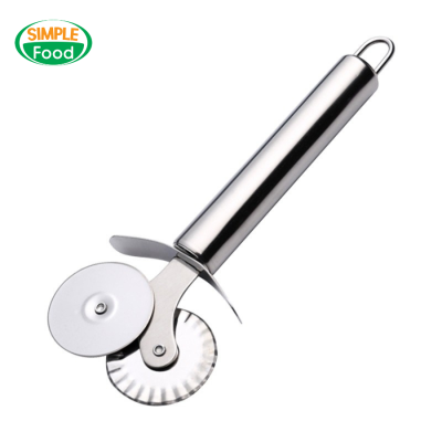 ที่ตัดแป้งพิซซ่า ที่ตัดแป้งขนม ล้อตัดพิซซ่า ที่ตัดพิซซ่าสเตนเลส Pizza Cutter 2 ใบมีด แบบเรียบ และแบบหยัก ใบมีดคม หมุนกลิ้งได้ 360 องศา Simplefood