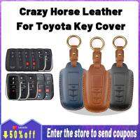 คุณภาพสูง Crazy Horse หนังสำหรับ Toyota Key Cover Remote Key Case พร้อม Key Holder Fod พวงกุญแจ Creative Alloy Metal Vios Fortuner Innova Corolla Altis Hiace Avanza Land Cruiser Hilux Camry Wigo RAV4 Revo Corolla Yaris Previa