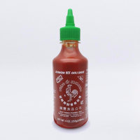 Sriracha Hot Chili Sauce (Huy Fong Rooster) 266 ml x 1 bottle from California USA.