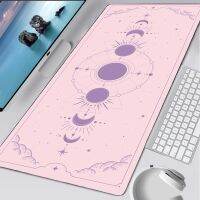 Pink Space Mouse Pad พรมแล็ปท็อป Cawaii แผ่นรองเมาส์สีดำและสีขาว เครื่องเกมโต๊ะทำงาน แป้นพิมพ์ แผ่นรองเมาส์ อุปกรณ์เกม