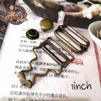 1inch ตัวล็อค สายเอี๊ยม ตัวเลื่อนสาย ตัวเลื่อน เหลี่ยม ตัวล็อค เอี๊ยม สีทองรมดำ ขนาด 2.8x4 cm รุ่นบาง ช่องสำหรับใส่สาย 1 นิ้ว (หนึ่งนิ้ว)