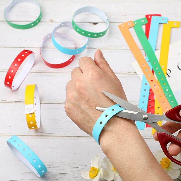 100-pcs-plastic-wristbands-colorful-party-wristbands-event-wristbands-concert-carnival-themed-party-5-colors