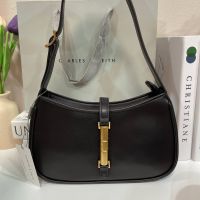 กระเป๋าสะพายข้าง CHARLES and KEITH 9 นิ้ว