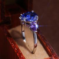 ลูกแพร์รูปหยดน้ำฝังแหวนเพทายสีฟ้าสีม่วงแฟชั่นสร้างสรรค์แหวนนิ้ว