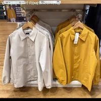 UNIQLO เสื้อโค้ทแจ็คเก็ตเสื้อโค้ทสำหรับผู้ชายใส่อยู่บ้านสำหรับฤดูใบไม้ผลิ2023คู่เพื่อกลับคืนสู่วิธีโบราณโค้ชสันทนาการเสื้อโค้ท456986