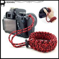 BDKNBU Paracord ข้อมือหดตัวมือจับสายรัดข้อมือถักสายคล้องกล้อง