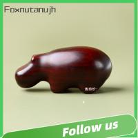 FOXNUTANUJH สีน้ำตาลสีน้ำตาลเข้ม เครื่องประดับฮิปโปโปเตมัส ไม้หอมไม้จันทน์ มินิมินิ เครื่องประดับไม้รูปสัตว์การ์ตูน ง่ายต่อการทำความสะอาด ใช้งานได้หลากหลาย เครื่องประดับที่ทับกระดาษ สำหรับตกแต่งโต๊ะบ้าน