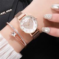 Retro Digital Small Fresh Fashion Women Watches Qualities Simple Female Quartz Watch Magnetic Buckle Strap Ladies Wristwatch