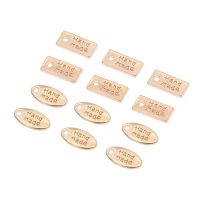 【LZ】┅  50 pçs feito à mão impresso etiqueta de metal para vestuário diy artesanato acolchoado sacos de roupas femininas tags acessórios