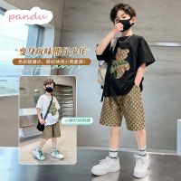 pandu เสื้อนักเรียนชาย ชุดหนุ่มใหญ่ ชุดเด็กผู้ชาย ชุดหมีน้อย เสื้อยืดลายหมี + กางเกงขาสั้นลายสก๊อต เสื้อสูทแขนสั้นเด็กผู้ชาย ชุดเด็กผู้ชายเท่ๆ