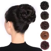 ยุ่งหยิกสั้นสังเคราะห์ต่อผม Chignon โดนัทลูกกลิ้งบุญวิกผมวงผมในวิกผมสำหรับผู้หญิง