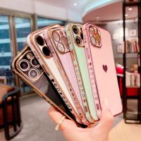 [สินค้าใหม่มีในสต็อก] เคสโทรศัพท์สุดหรูสำหรับ iPhone 14 11 12 13 Pro Max X XR XS Max 7 8 Plus เคส TPU นิ่มลายหัวใจเคลือบโลหะด้วยไฟฟ้าน่ารักด้านข้าง