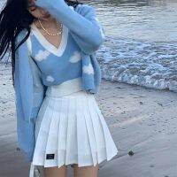 [Qinqin clothing]ฤดูใบไม้ร่วงฤดูหนาวผู้หญิง Soft Blue Sky เมฆสีขาวเสื้อกันหนาว Gentle ถักเสื้อสเวตเตอร์ถัก V คอ Camis เสื้อกั๊กชุด2ชิ้นชุด