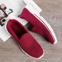 Readystock Big Size Womens Fashion Slip On Shoes Anti Slip Walking Shoes NFeR