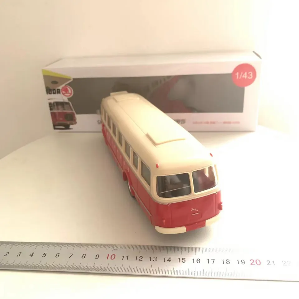 1:43 Scale Skoda 706 Krosa Bus Car Model Beijing Public Transport Classic  Car Model Bar Decoration Static Hobby Collection Toys