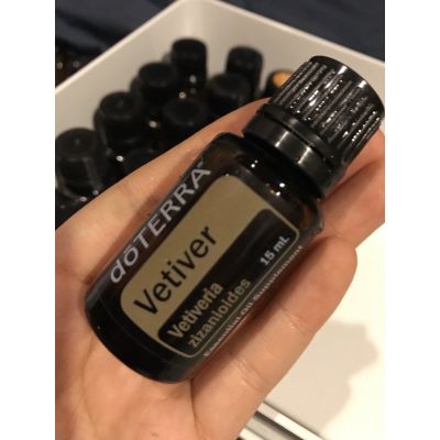 vetiver essential oil พร้อมส่ง น้ำมันหอมระเหย ของแท้ ออแกนิกโดเทรา doterra