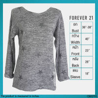 USED Forever 21 - Knitted Glittery Gray Star Top | เสื้อแขนยาวสีเทา เสื้อไหมพรม กลิตเตอร์ ลายกราฟิก ดาว สายฝอ แท้ มือสอง