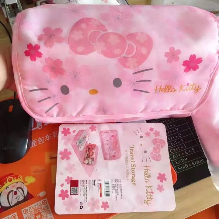 กระเป๋าจัดระเบียบกระเป๋าเดินทาง-งานลิขสิทธิ์แท้-hello-kitty-วัสดุเป็น-pvc-ขนาด-26-58-5-cm-พร้อมส่ง-4-ลาย-ตามภาพ