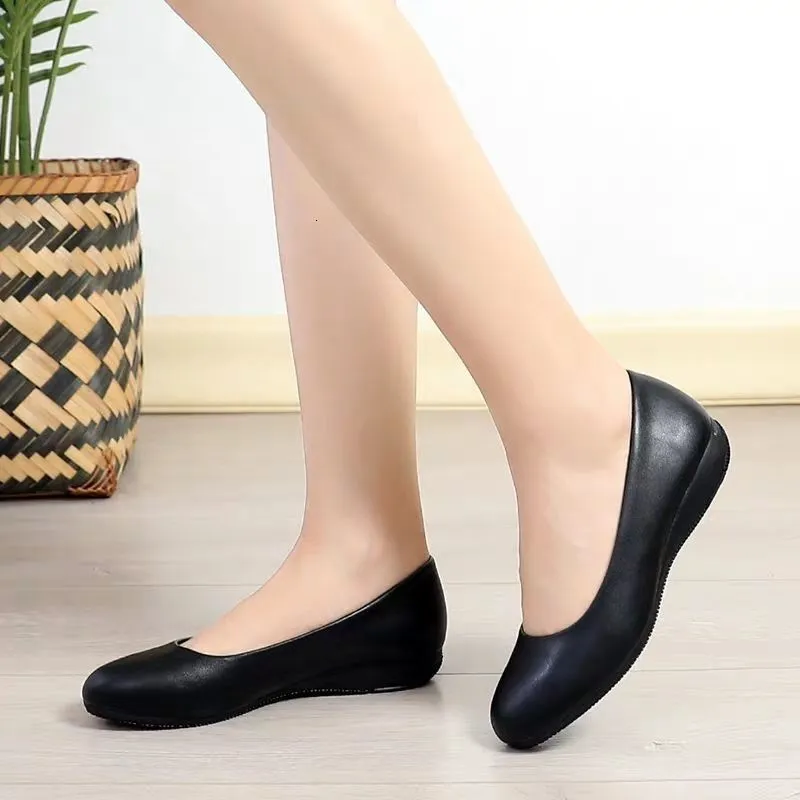 ▫☂ Gibi High Heels Work Shoes Black Flat Leather Hostess Hotel Work Soft |  Lazada Ph