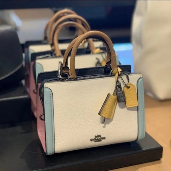 Genuine COACH Micro Zoe Crossbody Bag In Colorblock White, Women's Fashion,  Bags & Wallets, Cross-body Bags on Carousell