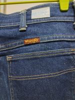 WRANGLER ยีนส์มือสอง : ME1073 เอว : 35-36 เป้า : 13 ยาว : 38 ปลายขา :9 ยีนส์สีเข้มUSAผ้านิ่มยืดตำหนิเกงแก้ทรงเย็บเอวเข้าขากระบอก