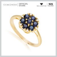 Gemondo แหวนเงิน 925 ชุบทอง 18K ประดับไพลิน (Blue Sapphire) และเพชร (Diamond) รูปทรงดอกไม้  : แหวนไพลิน แหวนพลอย