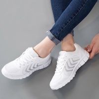 รองเท้าผ้าใบสีขาวรองเท้าลำลองผู้หญิงแฟลต2022ใหม่สบายแสงตาข่ายระบายอากาศฤดูร้อนรองเท้าผ้าใบผู้หญิง Shoes