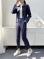 2023 Hot Miyake จีบ DENIM single-breasted เสื้อ  แฟชั่นฤดูใบไม้ร่วงหลวม Slimming ต่างประเทศสไตล์ high-end lapel TOP