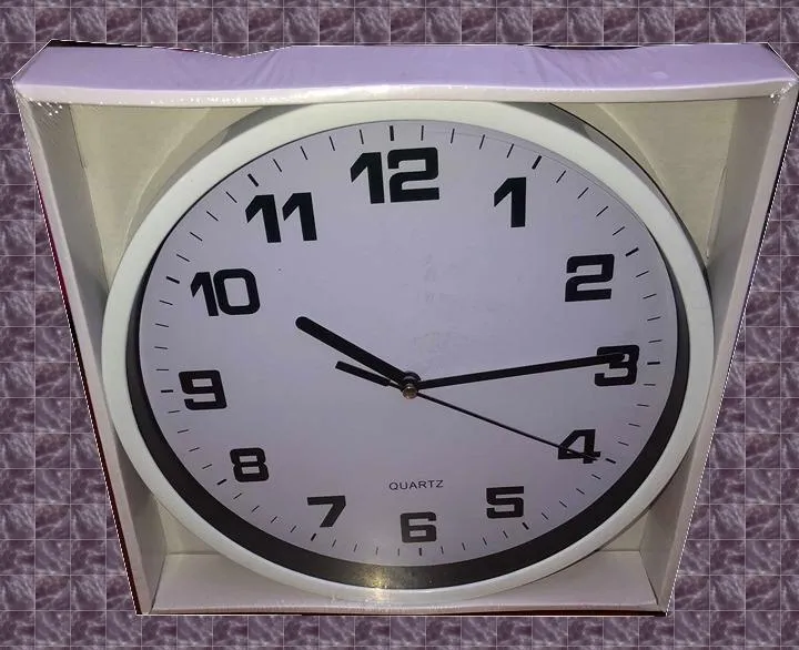 Elegant, Simple and Beautiful 10inches Quartz Wall Clock with Glass
